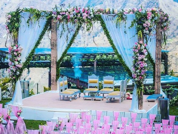 graceful mandap