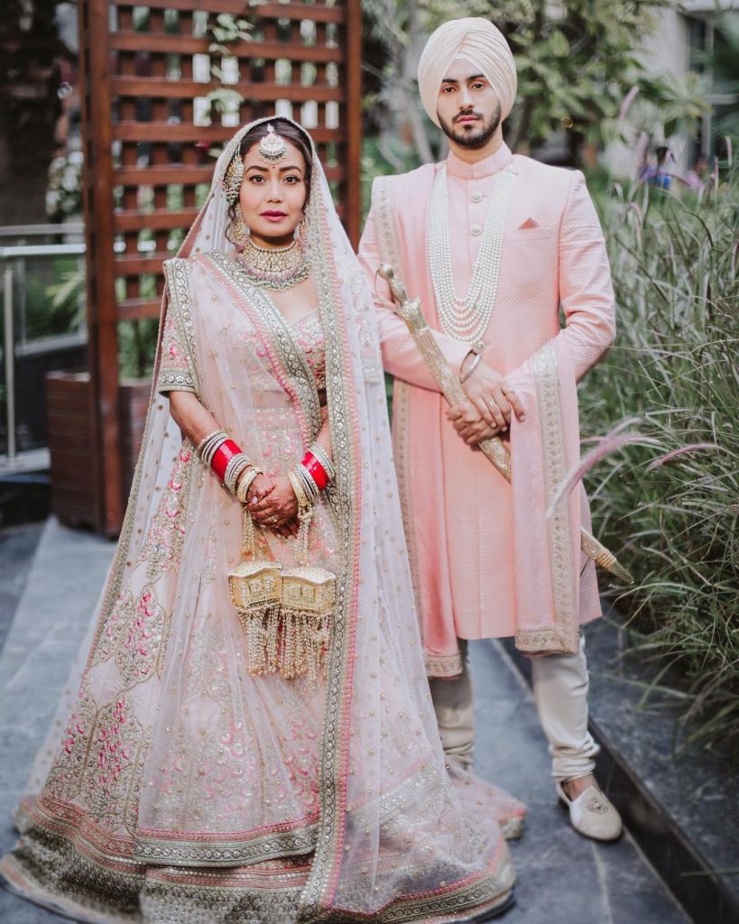 rohanpreet color-coordinated-wedding-outfits