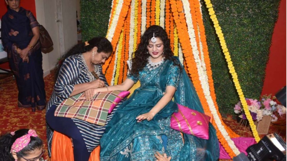 palak muchhal mehendi