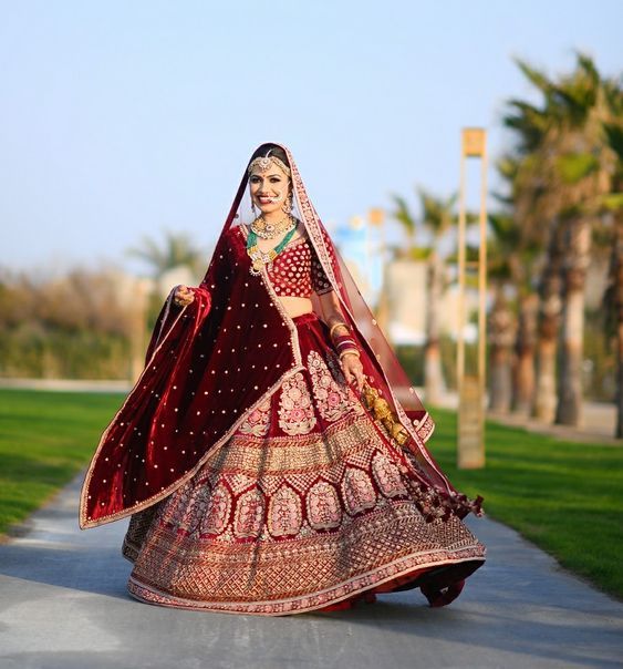 velvet dupatta look